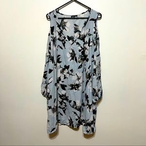 🎉HP🎉 Charlotte Russe Floral Split Sleeve Mini Dress